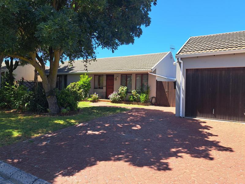 3 Bedroom Property for Sale in Vredekloof East Western Cape